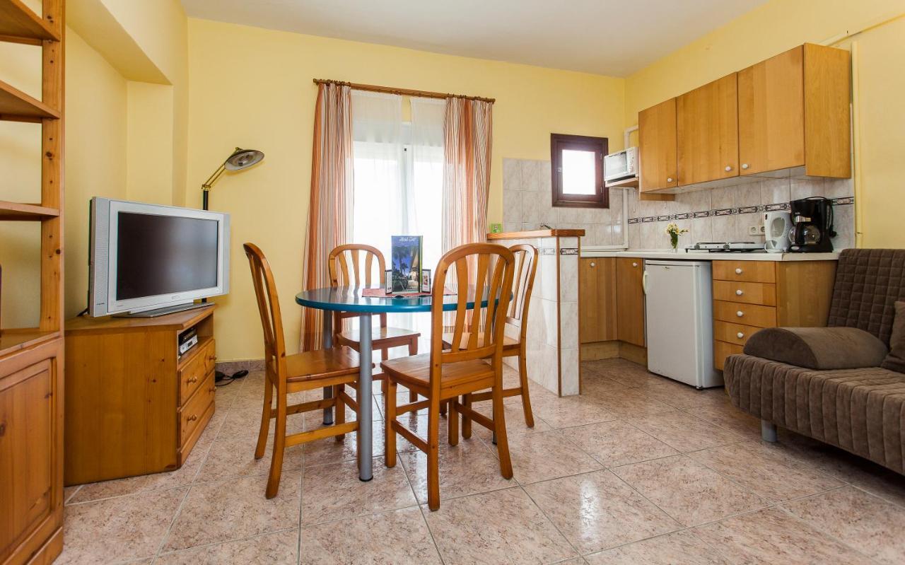Hostal Doris - Adults Only Colonia de Sant Jordi Exterior photo